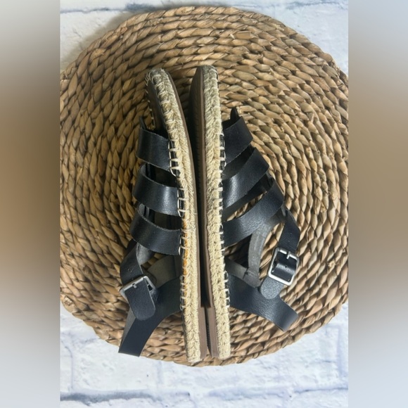 Black Open Toe Fisherman Sandals with Woven Sole. Size 8 1/2 - Picture 5 of 6